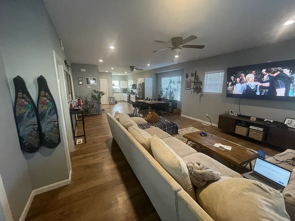364 S Zunis Ave
