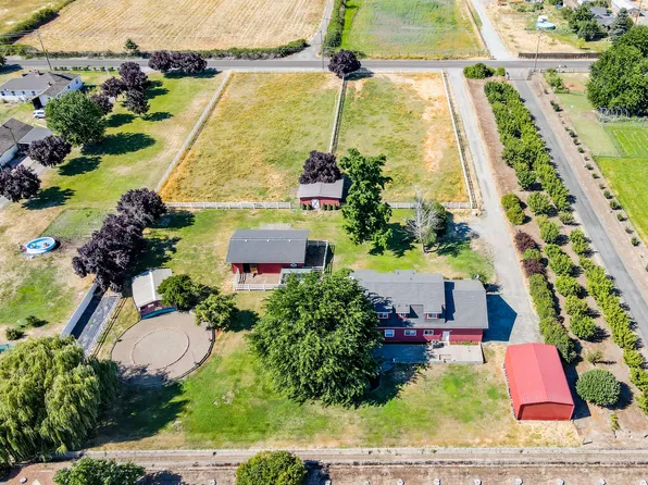 4867 Lower River Rd, Grants Pass, OR 97526