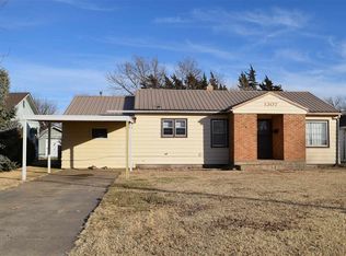 1307 N Front St, Russell, KS 67665