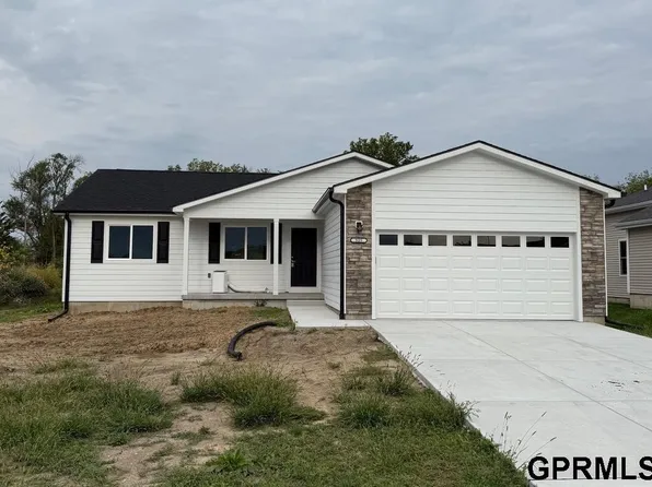 909 N 26th St, Beatrice, NE 68310