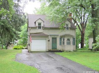 6 Corwin Rd, Penfield, NY 14526