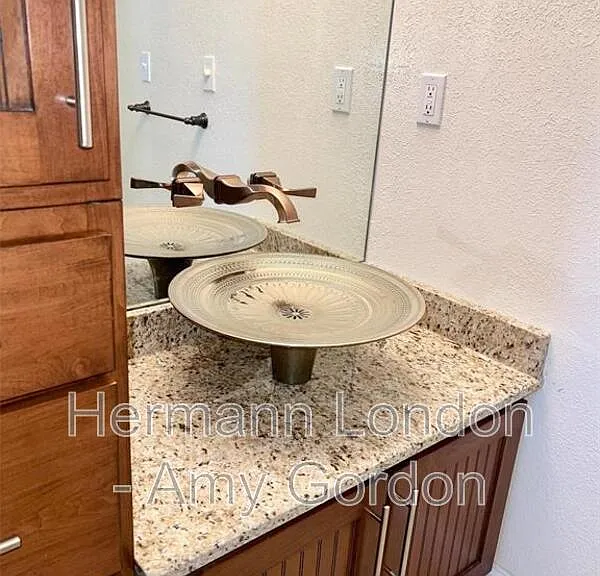 4738 Olive St — Photo 18