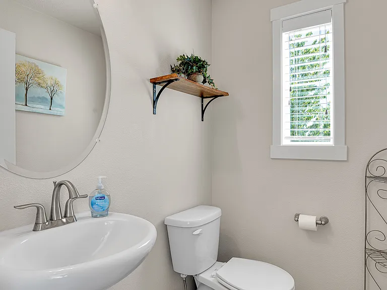 7802 NE Heiser St — Photo 16