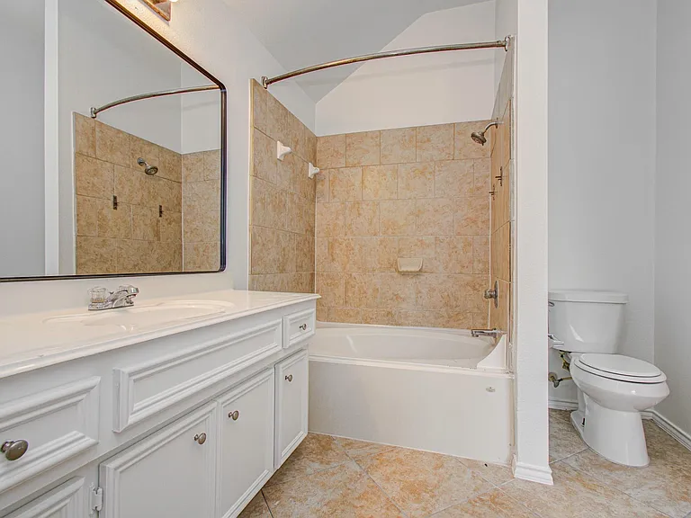 743 Hallsleigh Ln — Photo 29