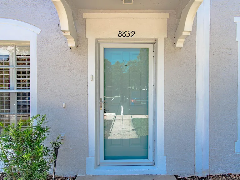 8639 Hunters Key Cir — Photo 3