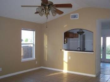 3rd image of 2106 Vera Cruz St