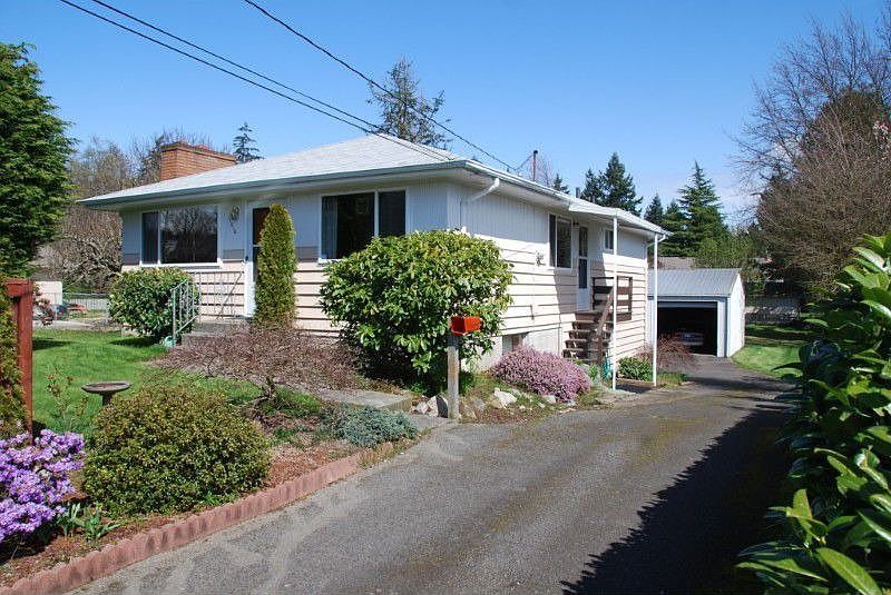 Welcome to 11816-26th Ave.S.W. A very clean, well maintained 4 bedroom & 1.5 bath home in the Shorew