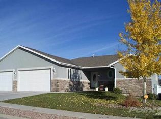 155 Pheasant Dr, Green River, WY 82935
