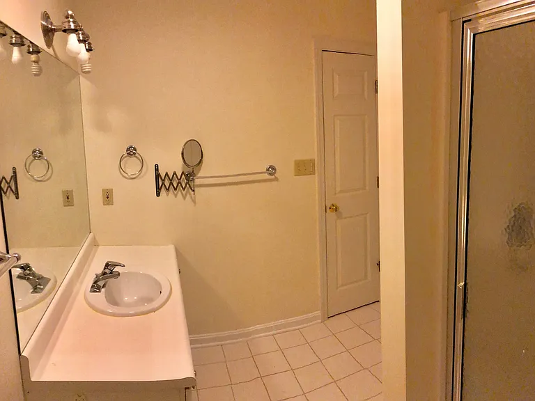 139 Morewood Ave #C — Photo 9