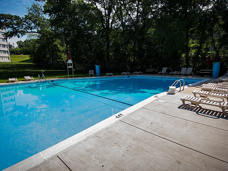 Heritage Park Apartments Pool 8