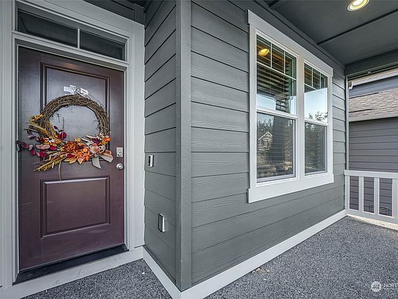 3rd image of 6833 Sweetgum Avenue NE