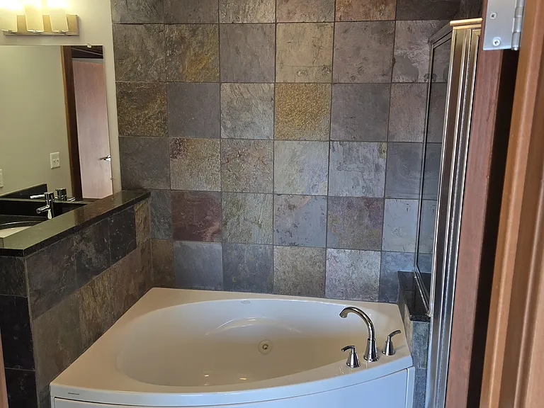 2915 John R St #405 — Photo 15