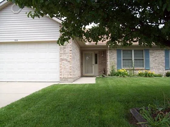 133 Warner Dr photo 1