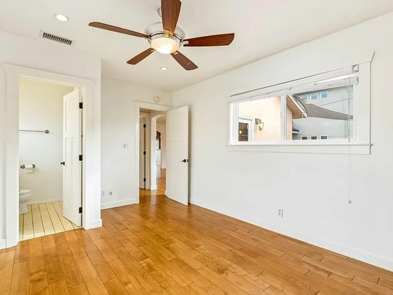 4759 Hackett Ave — Photo 29