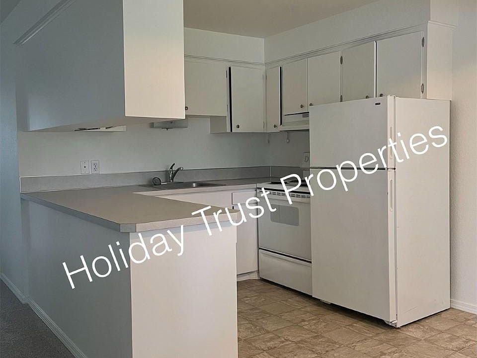 1st image of 301 Lee St SW #23