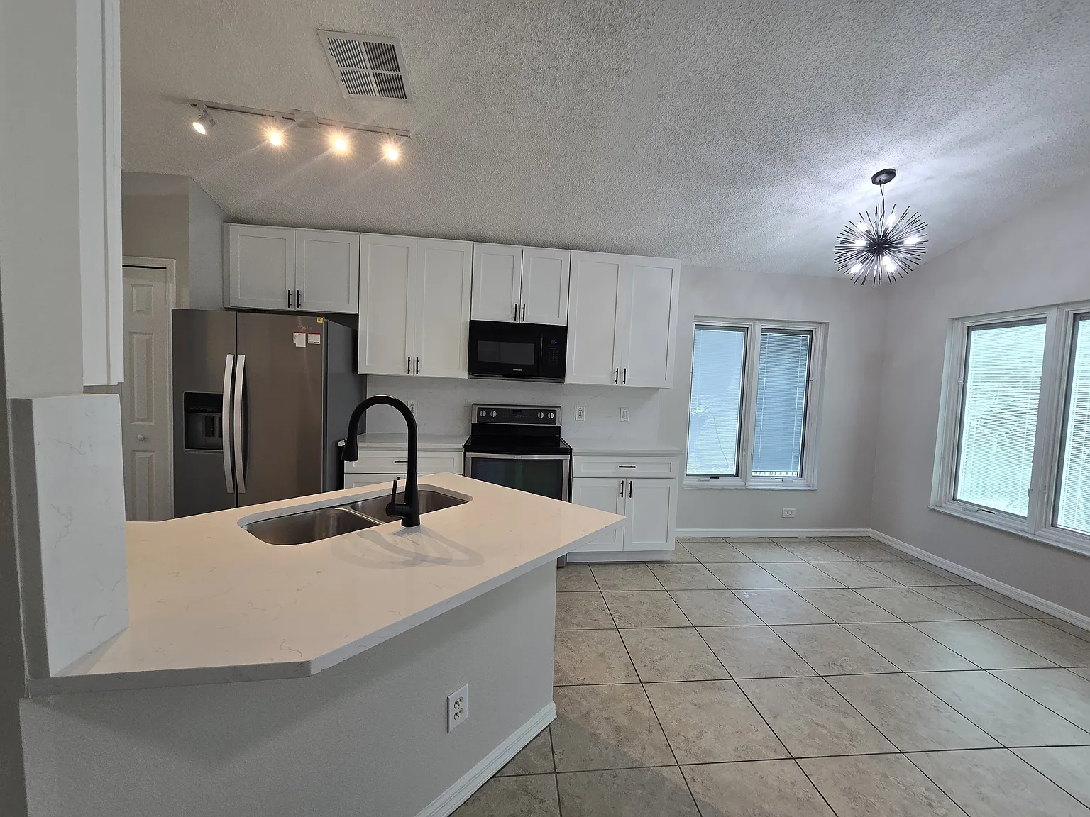 14528 Kristenright Ln — Photo 3