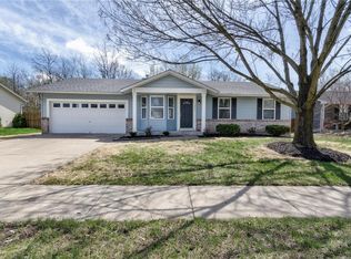 1042 Fawn Ridge Dr, O'Fallon, MO 63366