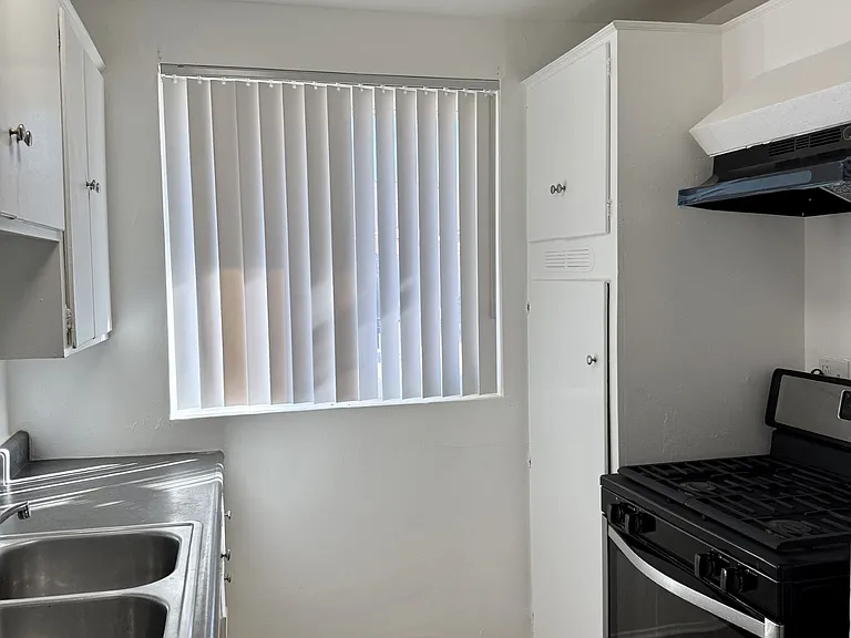 4830 Canoga St #J — Photo 5