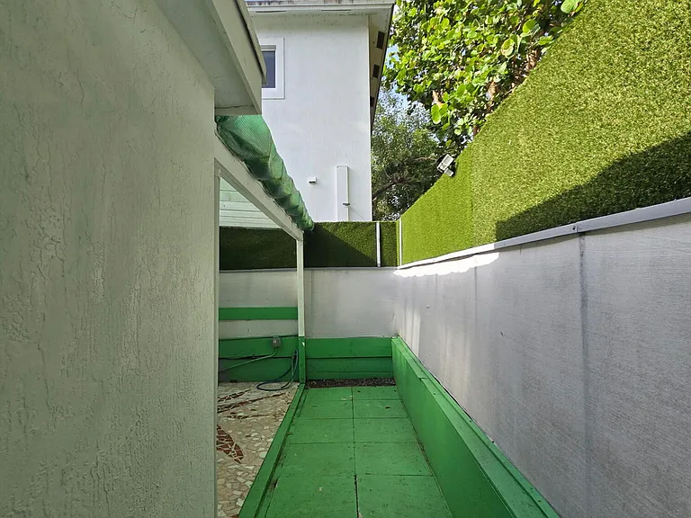 1922 Garfield St #1 — Photo 20