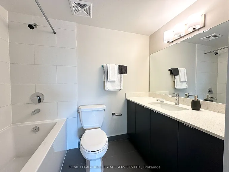 3385 Dundas St W #323 — Photo 8