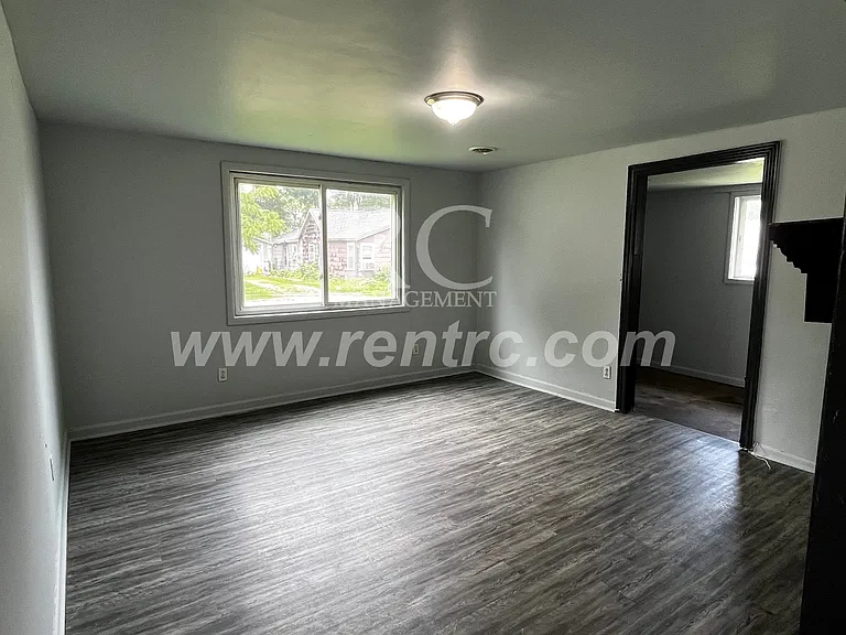 410 W 10th St #W — Photo 4