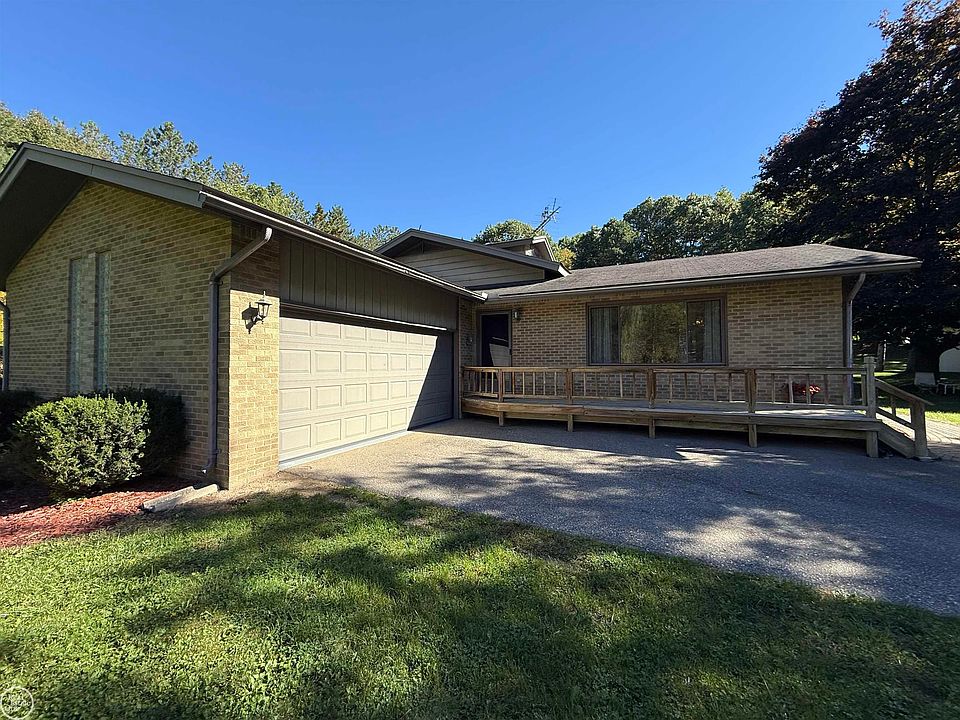 306 N Hurd Rd, photo 11