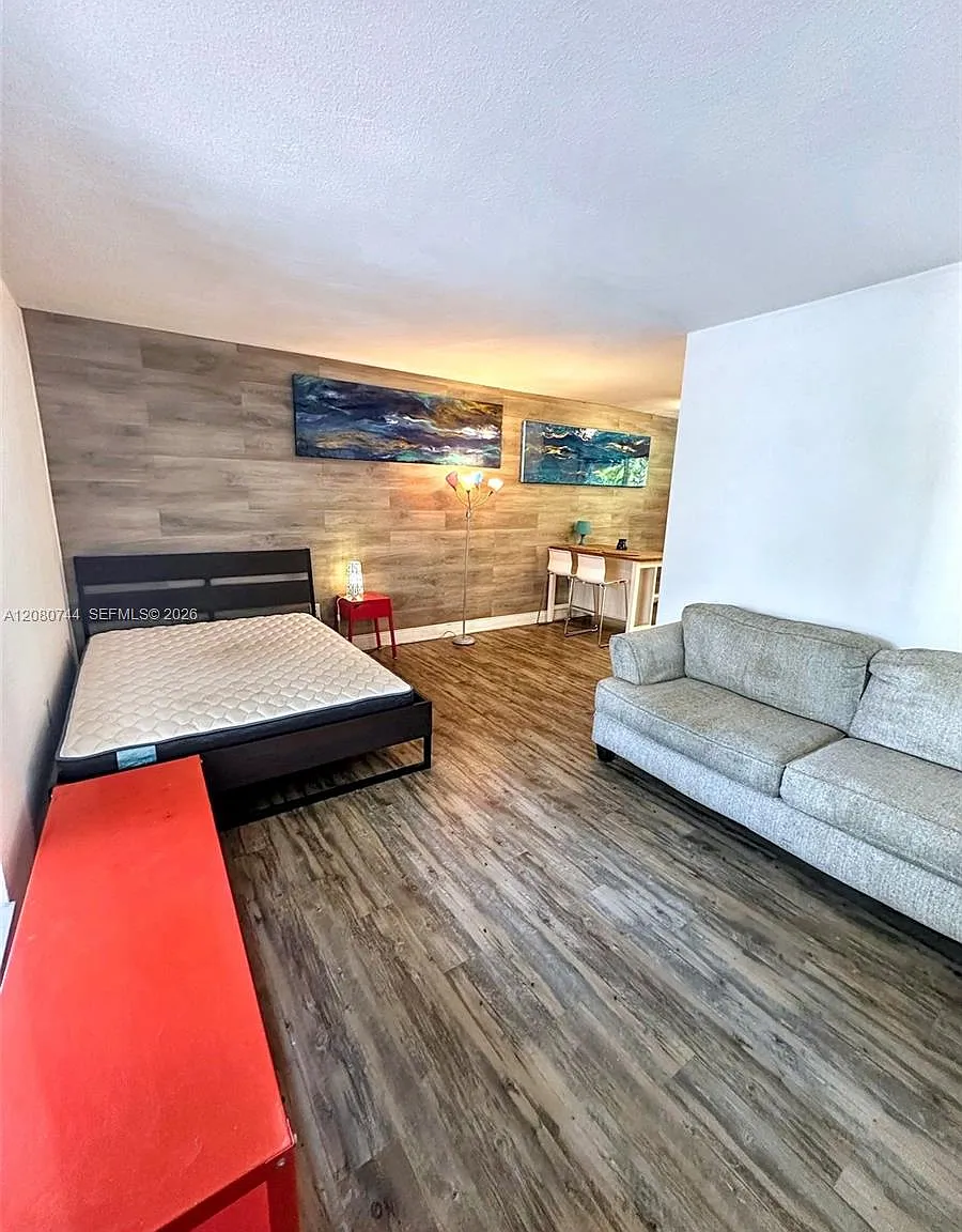 Coco Palm Condo — Photo 4