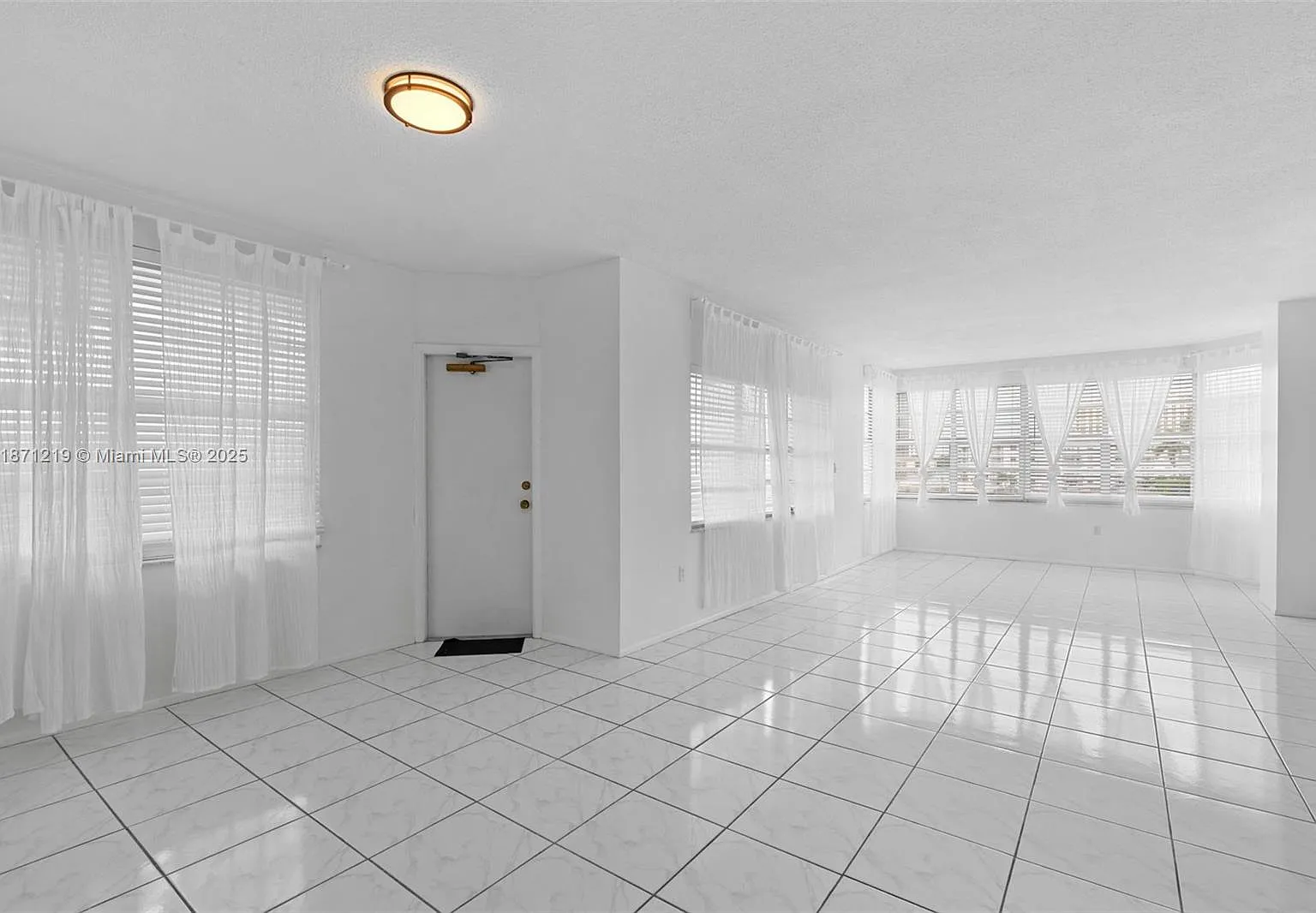 2 bed, 1275 sqft, $2,800 — Photo 2
