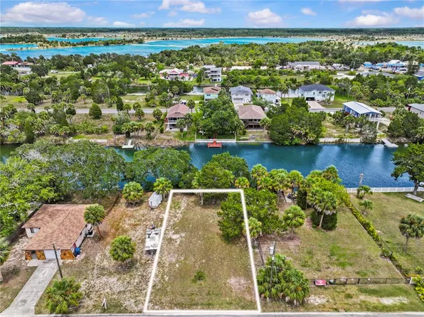 3240 Sea Grape Dr #11, Spring Hill, FL 34607