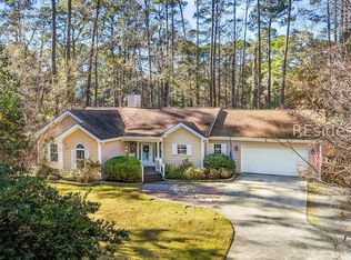 561 Sams Point Rd, Beaufort, SC 29907