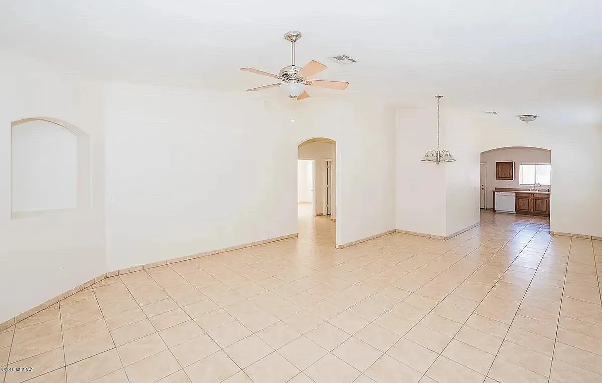 3 bed, 1463 sqft, $1,650 — Photo 2