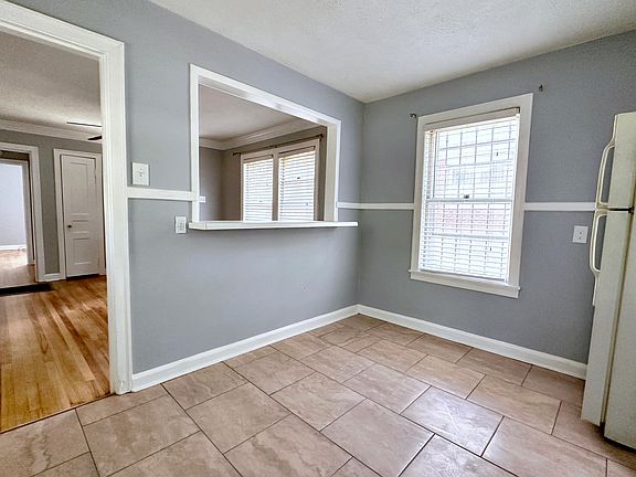 4th image of 1740 N Parkway
