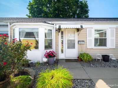 7767 Coachman Ln, Jenison, MI, 49428