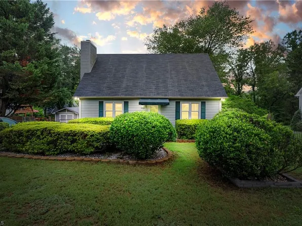 5092 Hutchins St, Winston Salem, NC 27106