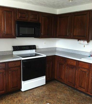 3rd image of 1610 Bramble Ct
