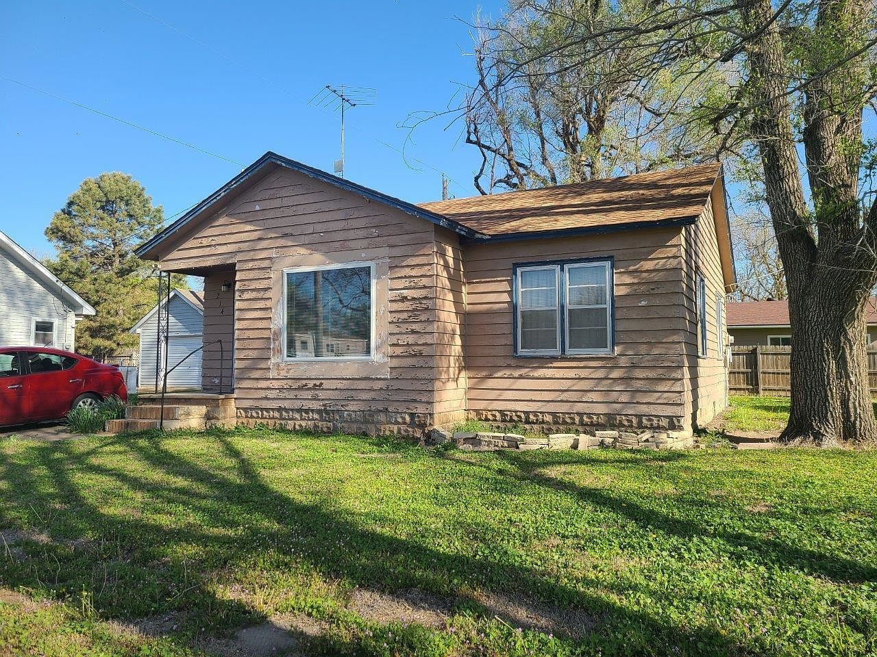 214 E Vine St, Argonia, KS 67004 Zillow