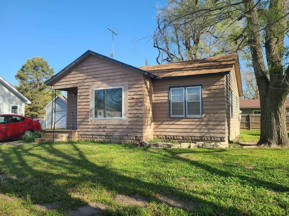 214 E Vine St, Argonia, KS 67004