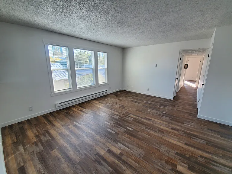 536 6th Ave W #2 — Photo 3