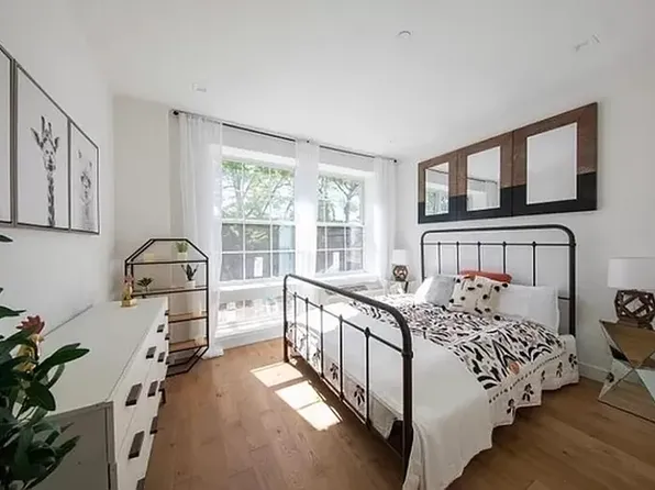 1229 Putnam Avenue image 4 of 8