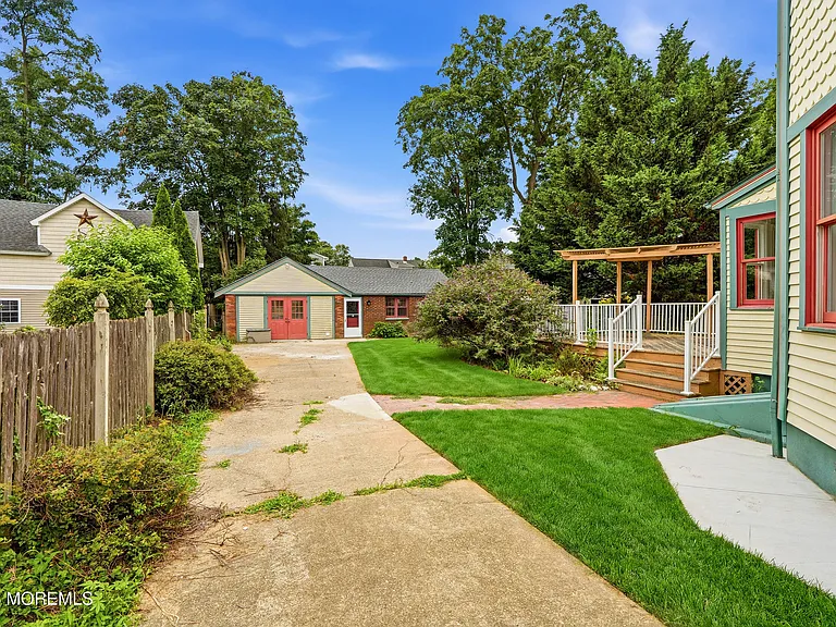 638 Overton Pl #1 — Photo 30
