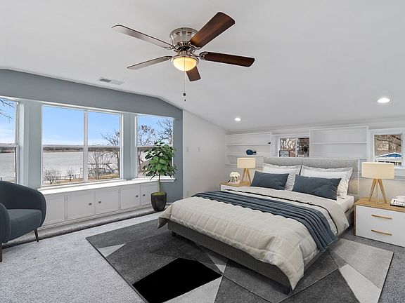 3rd image of 225 Oakwood Cir
