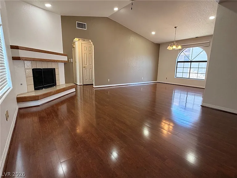 1411 Santa Margarita St #F — Photo 2