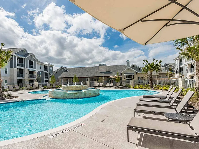 Catalon at Lago Mar I & II — Photo 31