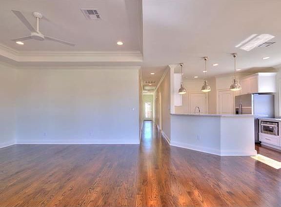 5th image of 5403 Spain St
