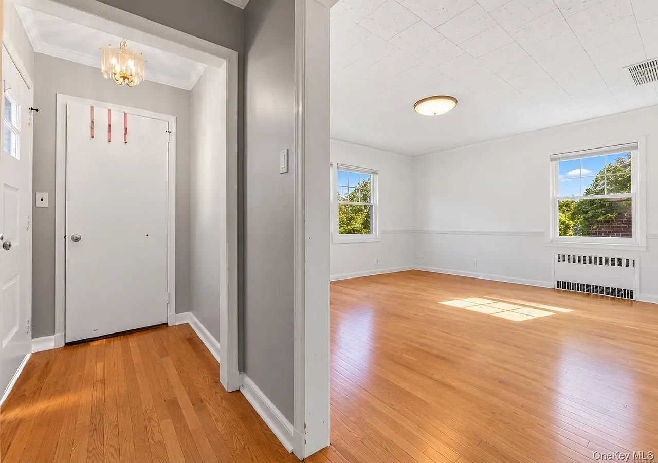 2 bed, 2.0 bath, 2247 sqft, $7,000 — Photo 3