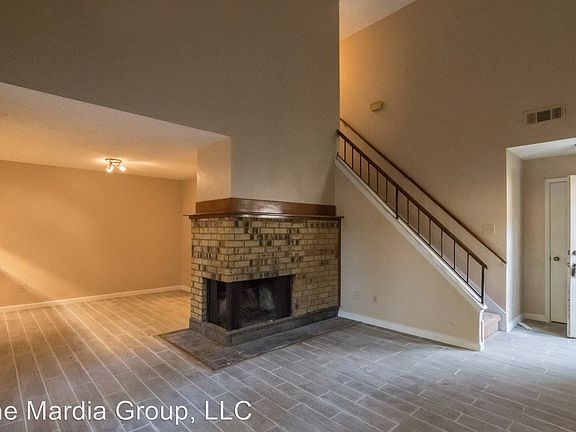 5th image of 5009 Burlingame Dr