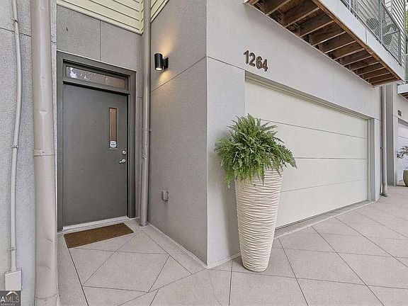 3rd image of 1264 Van Allen Mews NW
