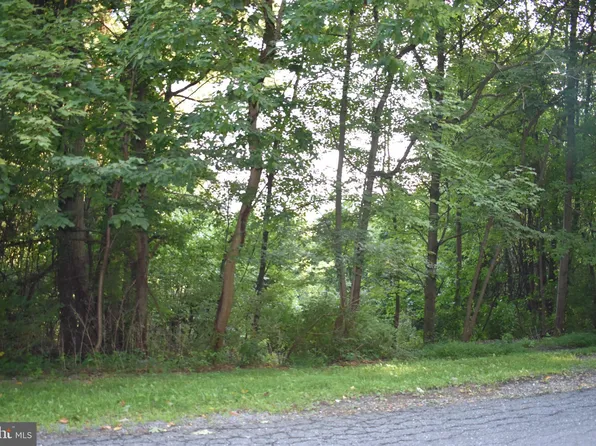 Evergreen Dr, Tamaqua, PA 18252