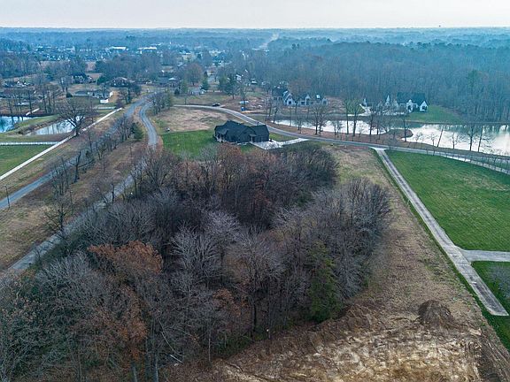 4th image of 2261 Stonehaven Ln