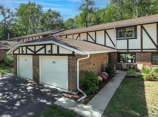 5322 Newport Dr, Lisle, IL